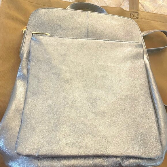 New! Sostter Silver Metallic Leather Luxury Backpack - Picture 2 of 11